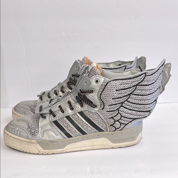 Jeremy Scott Wings x Adidas 
2.0 JS Obyo Metallic Silver
Sneakers - Picture 7 of 16